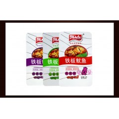 湘山紅海鮮鐵板魷魚(yú)絲15g*20包特產(chǎn)麻辣魷魚(yú)須廠家休閑零食品批發(fā)